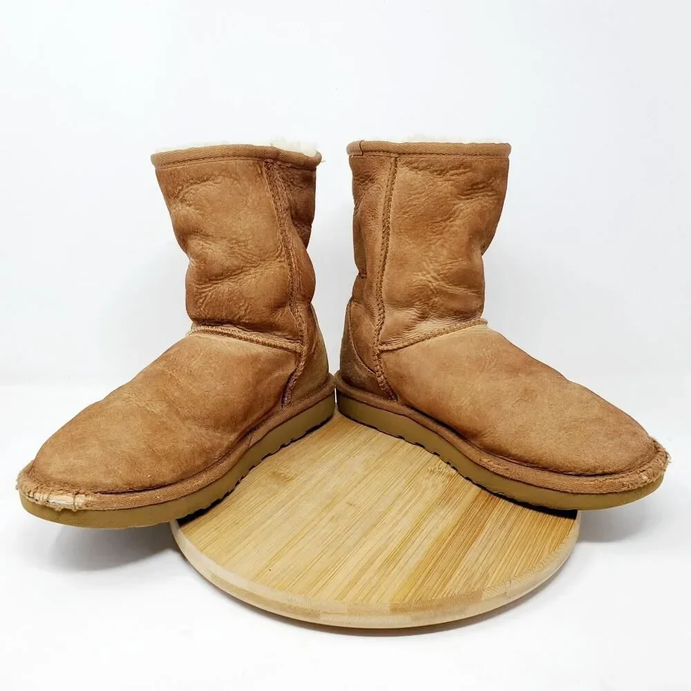 UGG‎ Classic Short II Boots Women 6 Brown Suede Shearling Lined Shoes Distressed